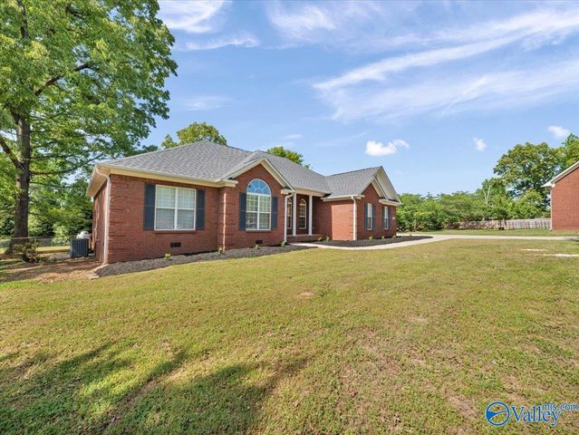 329 Antler Point Drive, New Market, AL 35761