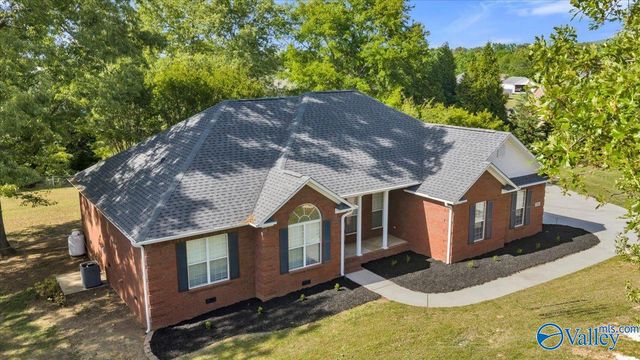329 Antler Point Drive, New Market, AL 35761
