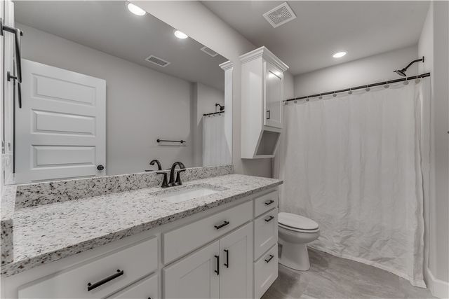 13 Hinckley Circle, Bella Vista, AR 72714