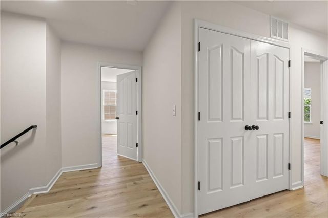 3864 Foliage Drive, Winston-salem, NC 27101
