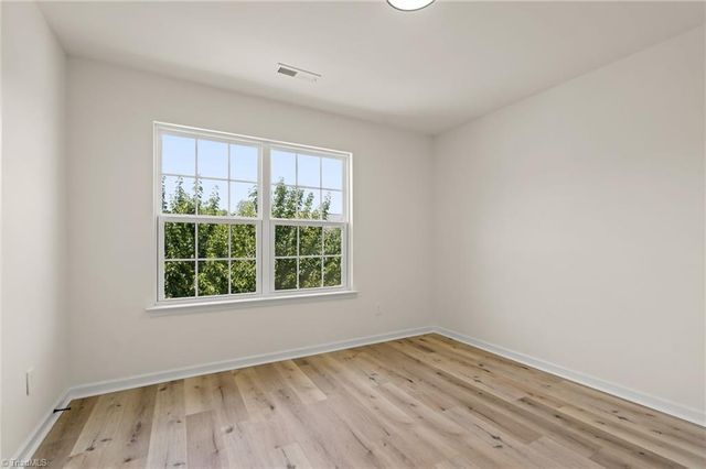 3864 Foliage Drive, Winston-salem, NC 27101