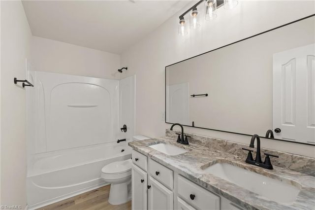 3864 Foliage Drive, Winston-salem, NC 27101