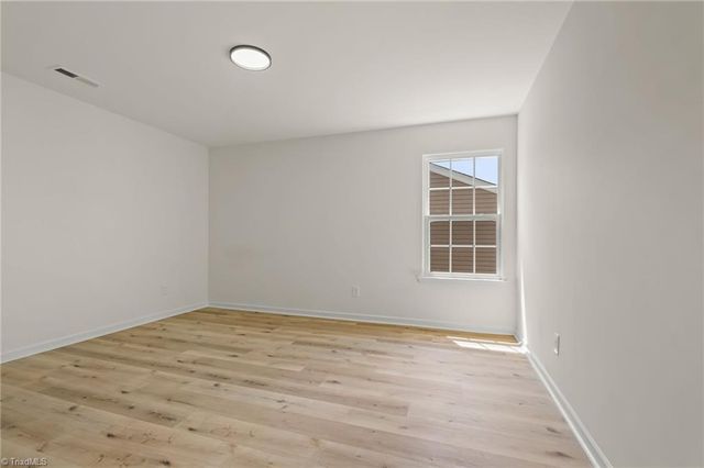 3864 Foliage Drive, Winston-salem, NC 27101