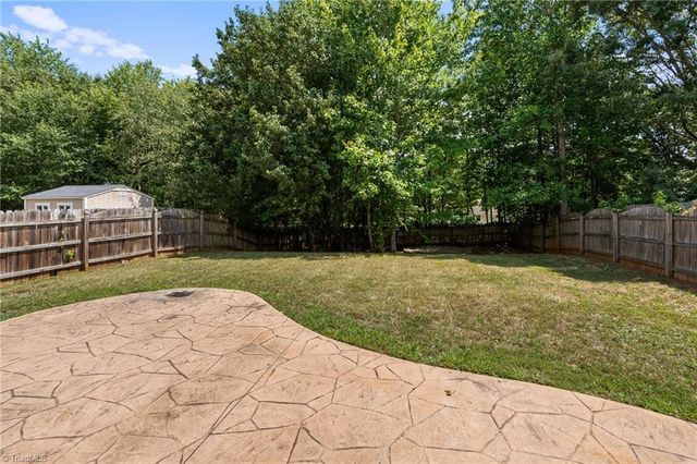 3864 Foliage Drive, Winston-salem, NC 27101