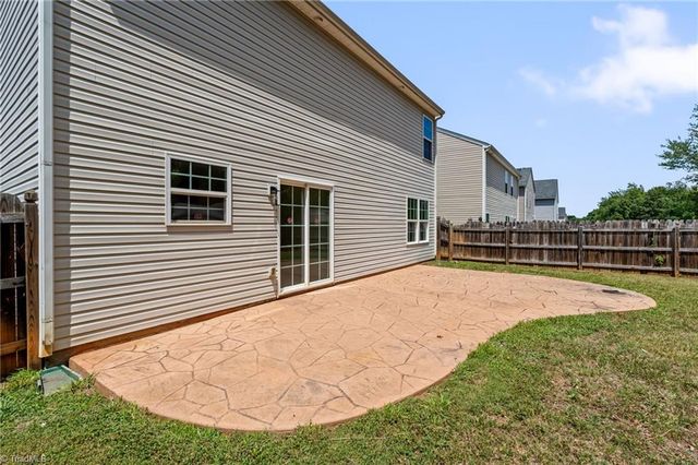 3864 Foliage Drive, Winston-salem, NC 27101