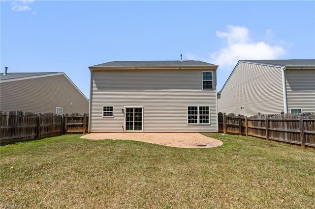 3864 Foliage Drive, Winston-salem, NC 27101