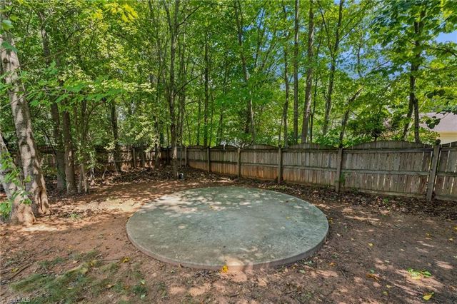 3864 Foliage Drive, Winston-salem, NC 27101