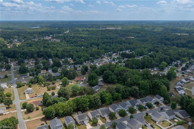 3864 Foliage Drive, Winston-salem, NC 27101