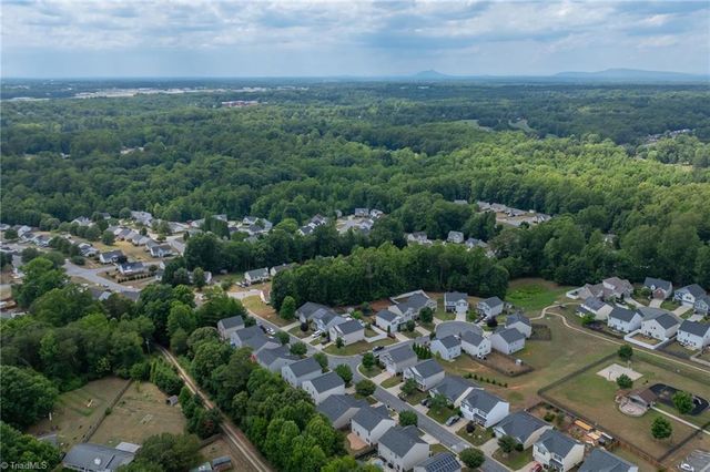 3864 Foliage Drive, Winston-salem, NC 27101