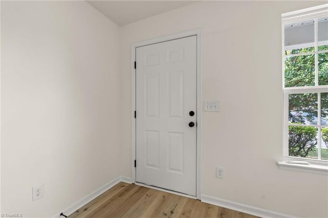 3864 Foliage Drive, Winston-salem, NC 27101