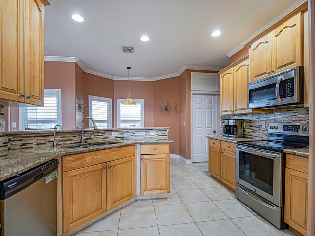 581 SW Grove Avenue, Port St. Lucie, Port St Lucie, FL 34983