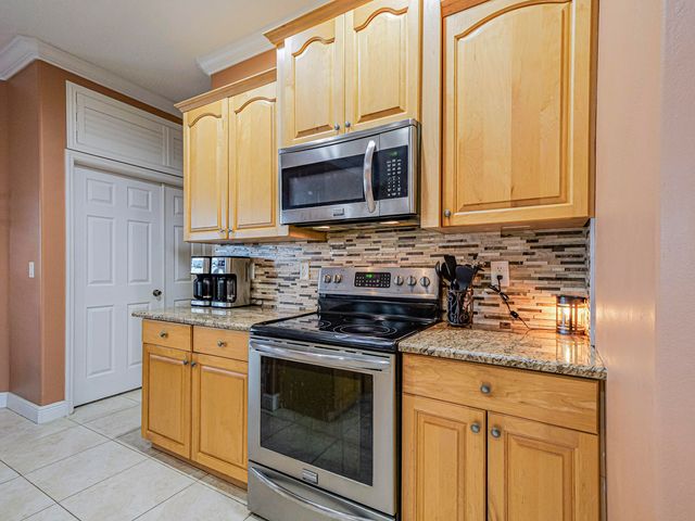 581 SW Grove Avenue, Port St. Lucie, Port St Lucie, FL 34983