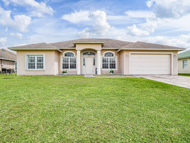 581 SW Grove Avenue, Port St. Lucie, Port St Lucie, FL 34983