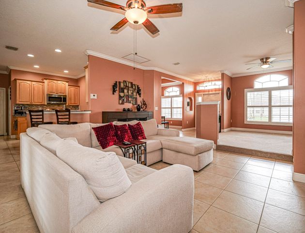 581 SW Grove Avenue, Port St. Lucie, Port St Lucie, FL 34983