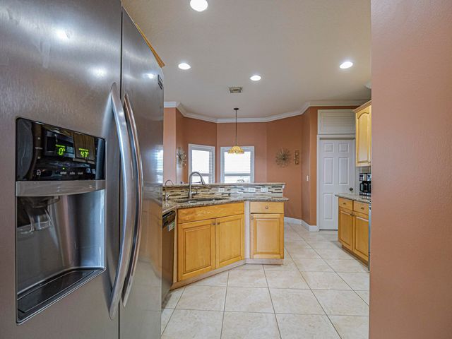 581 SW Grove Avenue, Port St. Lucie, Port St Lucie, FL 34983