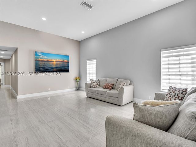 716 Lake Blvd 716, Weston, FL 33326