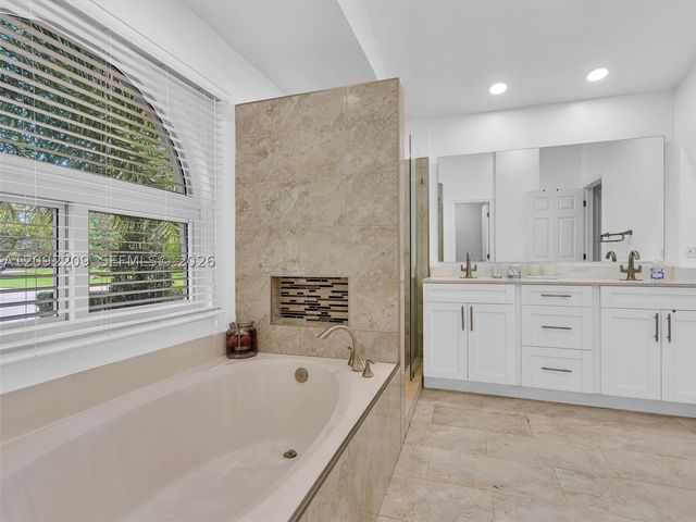 716 Lake Blvd 716, Weston, FL 33326