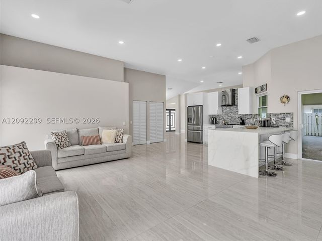 716 Lake Blvd 716, Weston, FL 33326