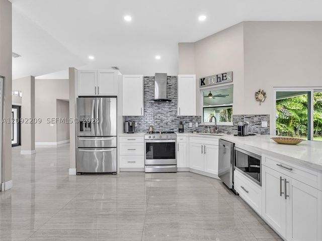 716 Lake Blvd 716, Weston, FL 33326