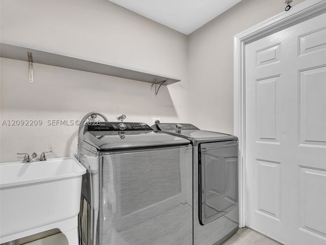 716 Lake Blvd 716, Weston, FL 33326