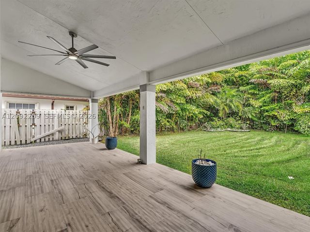 716 Lake Blvd 716, Weston, FL 33326