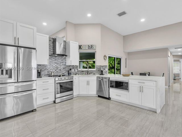 716 Lake Blvd 716, Weston, FL 33326