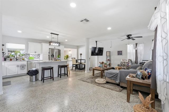 10107 N ASTER AVENUE, Tampa, FL 33612