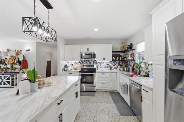 10107 N ASTER AVENUE, Tampa, FL 33612