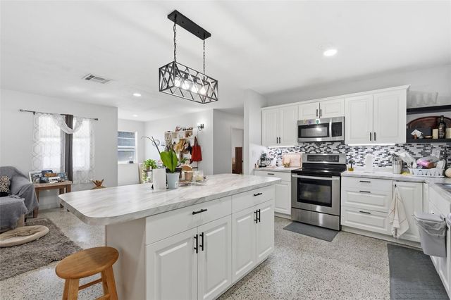 10107 N ASTER AVENUE, Tampa, FL 33612