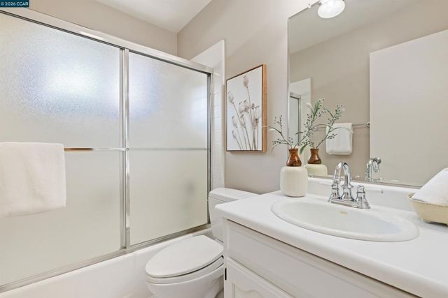 18 18 Miramonte Dr, Moraga, CA 94556