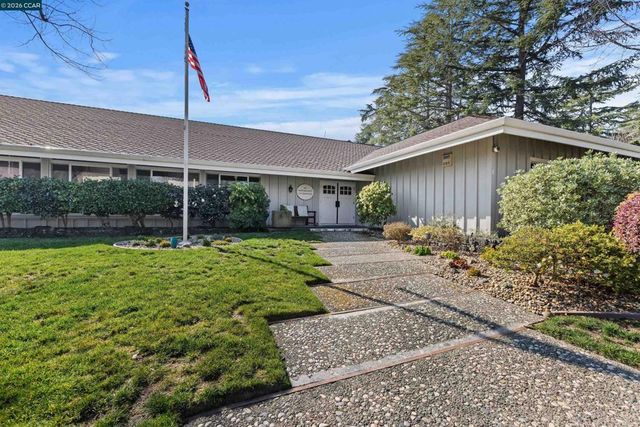 18 18 Miramonte Dr, Moraga, CA 94556