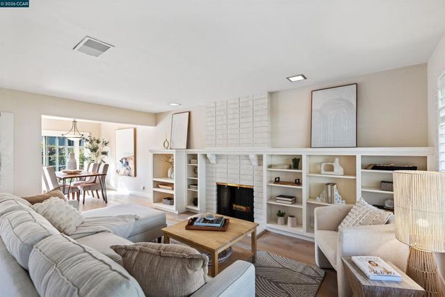 18 18 Miramonte Dr, Moraga, CA 94556