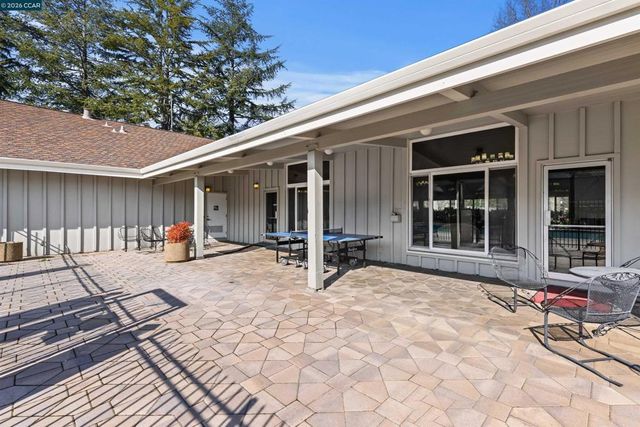 18 18 Miramonte Dr, Moraga, CA 94556