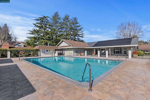 18 18 Miramonte Dr, Moraga, CA 94556