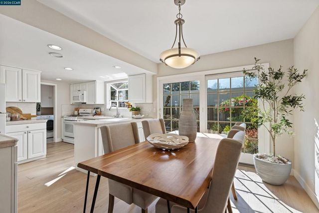 18 18 Miramonte Dr, Moraga, CA 94556