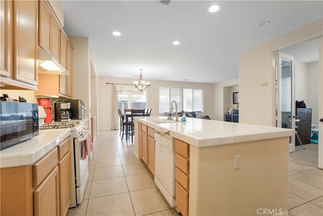 984 Queen Annes, Beaumont, CA 92223