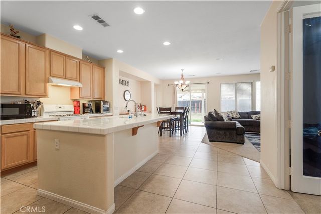 984 Queen Annes, Beaumont, CA 92223