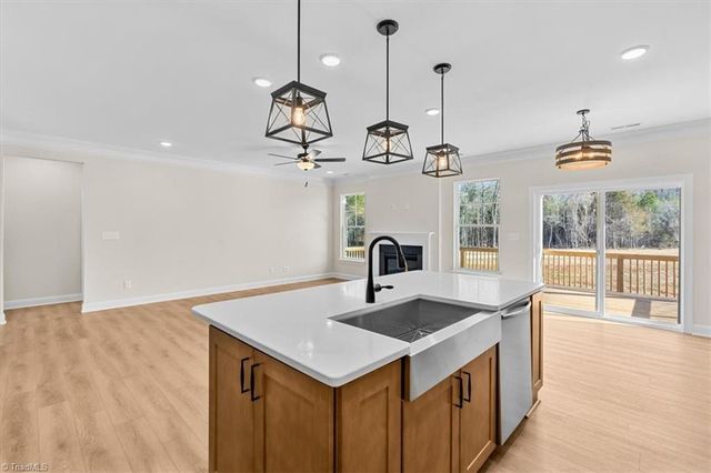 300 Redland Road, Advance, NC 27006