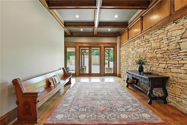 24730 Tontine Road, Kansas City, KS 66109