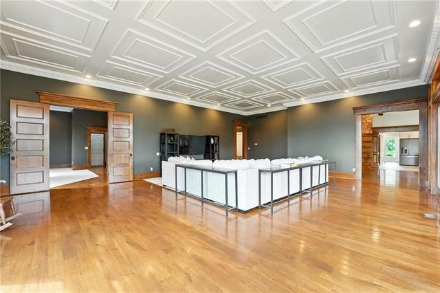 24730 Tontine Road, Kansas City, KS 66109