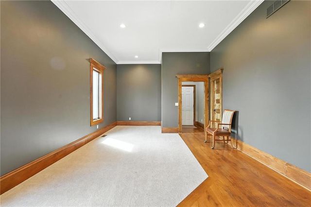 24730 Tontine Road, Kansas City, KS 66109