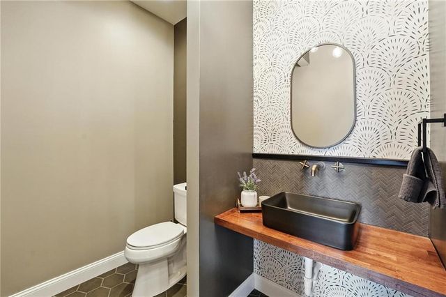 24730 Tontine Road, Kansas City, KS 66109