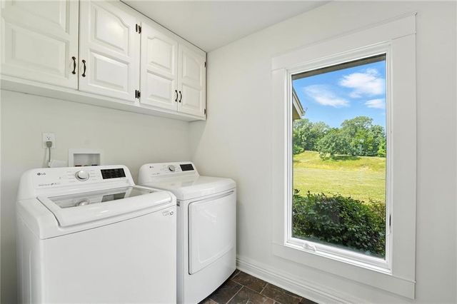 24730 Tontine Road, Kansas City, KS 66109