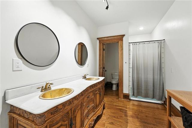 24730 Tontine Road, Kansas City, KS 66109