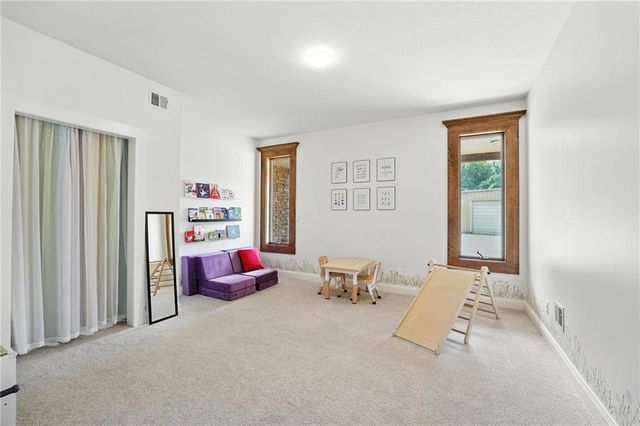 24730 Tontine Road, Kansas City, KS 66109