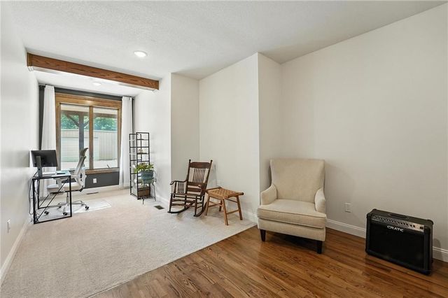 24730 Tontine Road, Kansas City, KS 66109