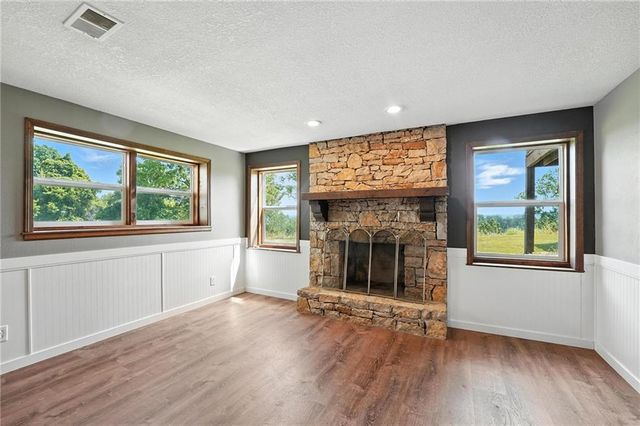 24730 Tontine Road, Kansas City, KS 66109