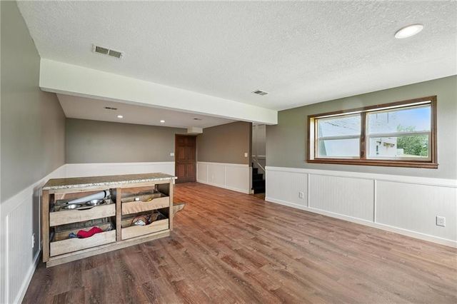 24730 Tontine Road, Kansas City, KS 66109