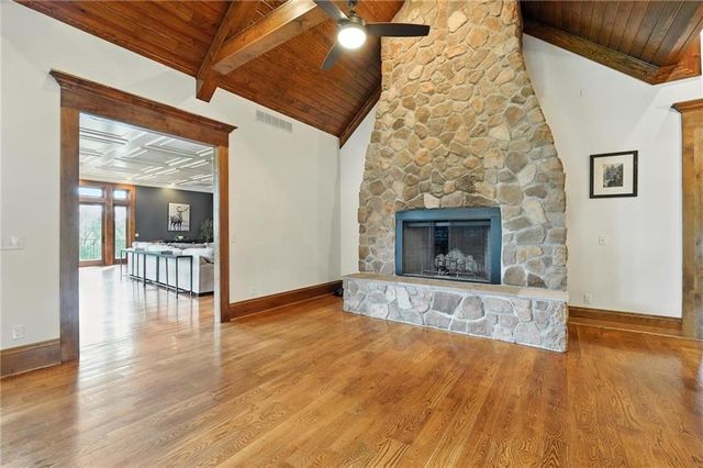 24730 Tontine Road, Kansas City, KS 66109