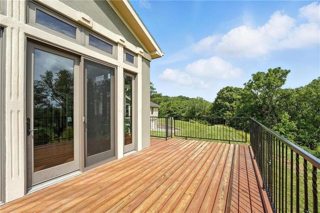 24730 Tontine Road, Kansas City, KS 66109